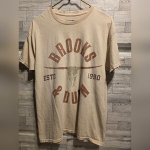 Brooks & Dunn Short Sleeve Graphic Tee in Beige with Brown Print